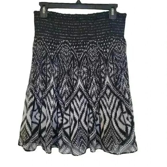 White House Black Market Dresses & Skirts - White House Black Market Women's Black & White Geometric Print Poly Georgette Li